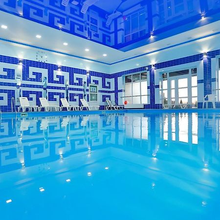 Роляда Hotel Tysmenytsia Eksteriør billede