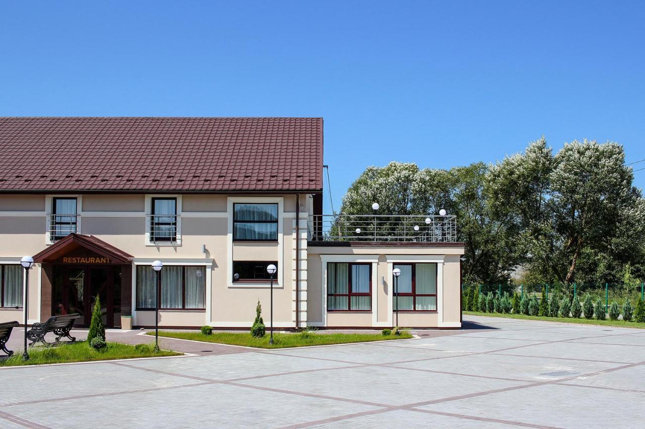 Роляда Hotel Tysmenytsia Eksteriør billede