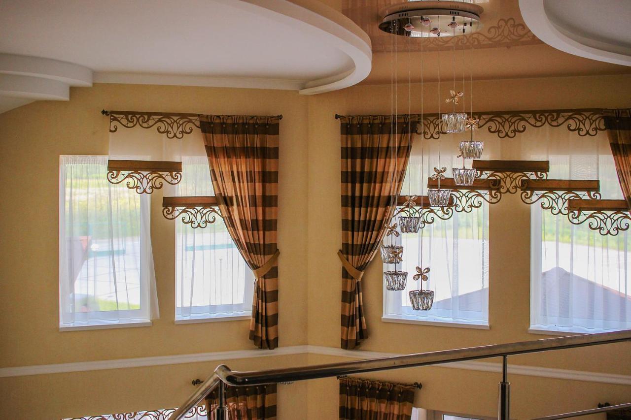 Роляда Hotel Tysmenytsia Eksteriør billede
