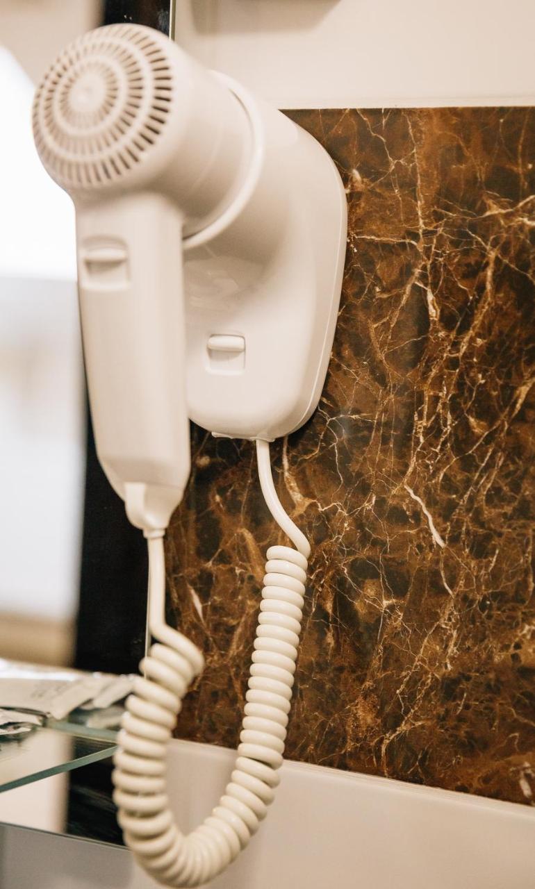 Роляда Hotel Tysmenytsia Eksteriør billede