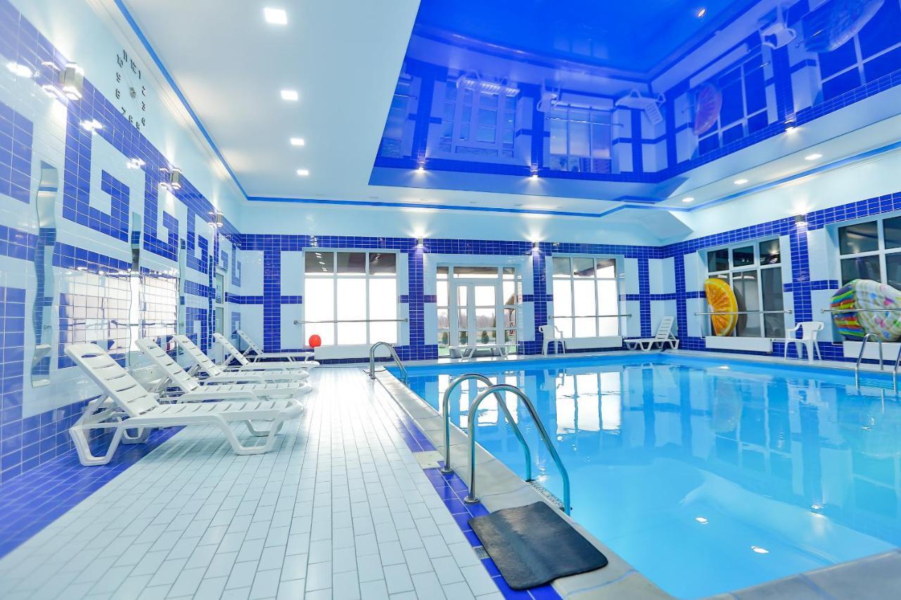 Роляда Hotel Tysmenytsia Eksteriør billede
